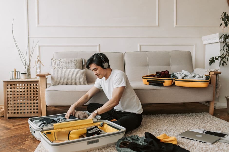 Away vs Samsonite: is the premium worth it?