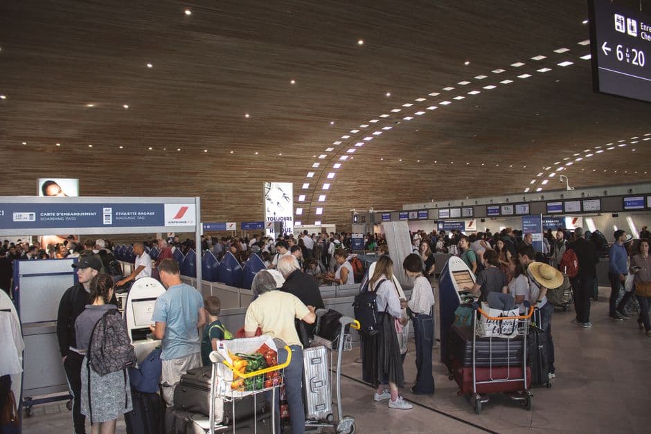 Checked bag fees by airline: how they work